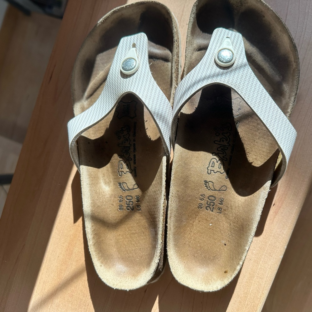 Birki’s by Birkenstock White Thong Sandals, Size 39 - Picture 5 of 5